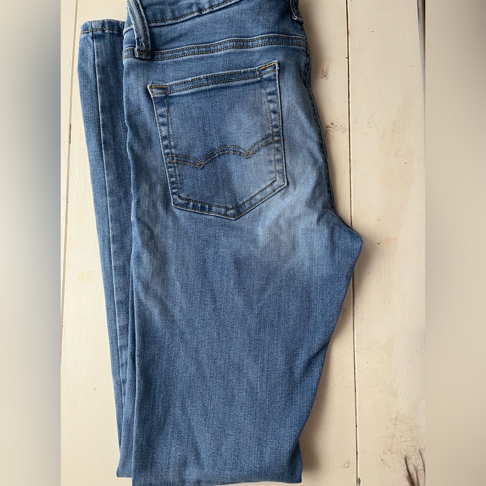 American Eagle Outfitters Light Blue Denim Jeans